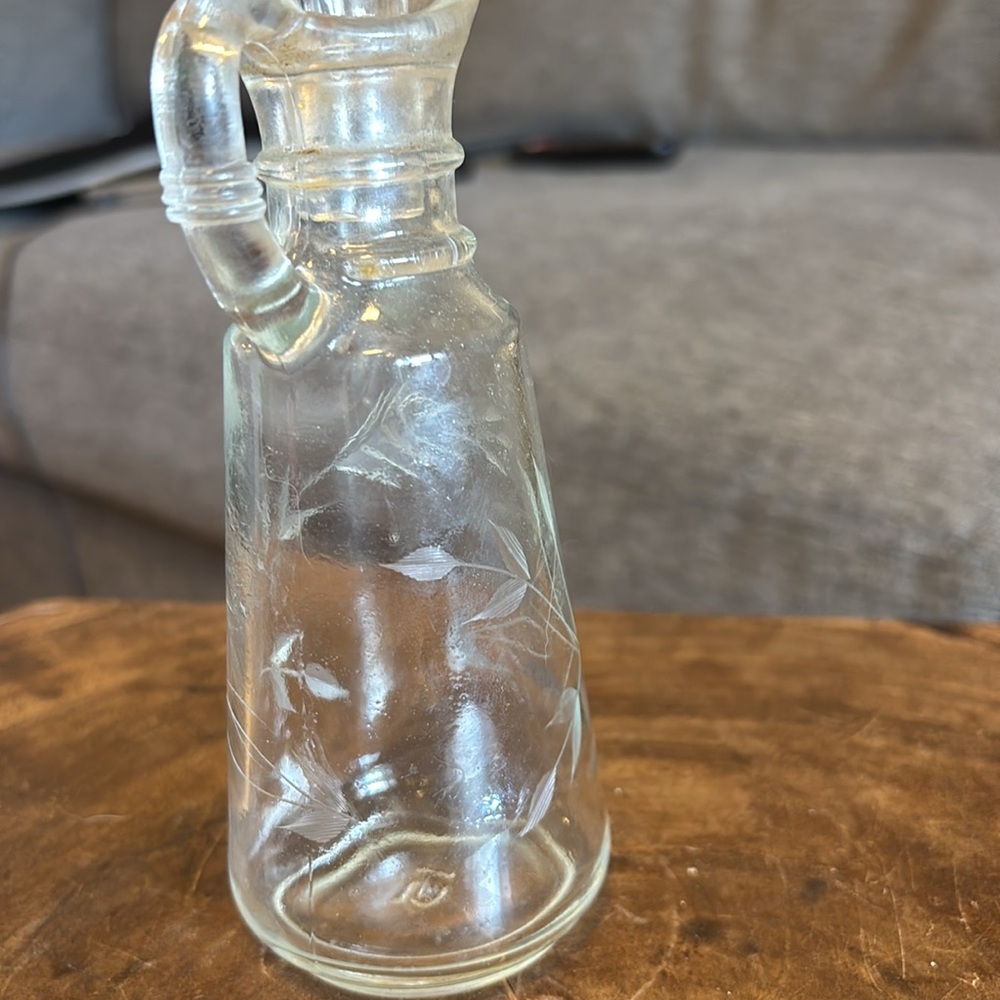 Etched Elegant Clear Mini Glass Decanter with Floral Design Part of Glass Cruet? - Picture 2 of 4